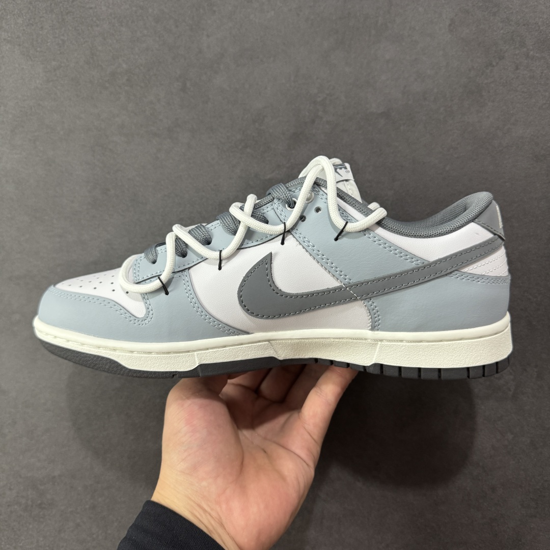  
【纯原】Nike Dunk Low × Peacebird夜幕  雾霾蓝
此款鞋身以冷调白与雾霾蓝色