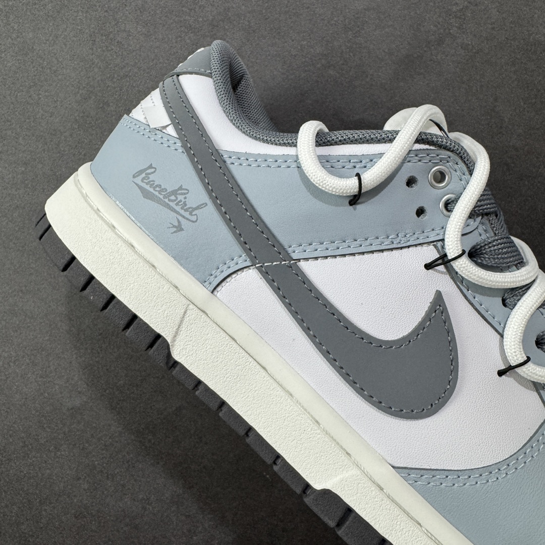  
【纯原】Nike Dunk Low × Peacebird夜幕  雾霾蓝
此款鞋身以冷调白与雾霾蓝色