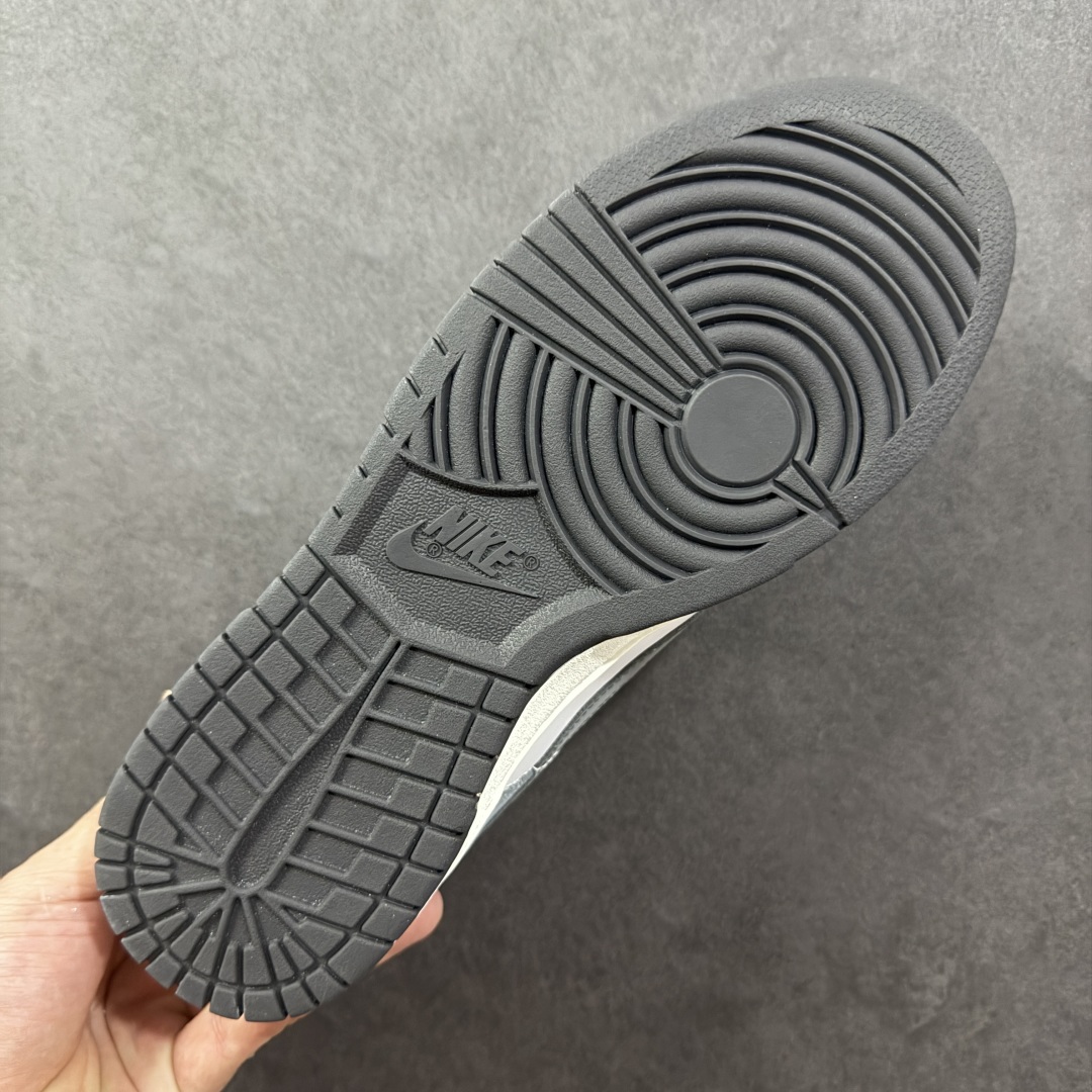  
【纯原】Nike Dunk Low × Peacebird夜幕  雾霾蓝
此款鞋身以冷调白与雾霾蓝色