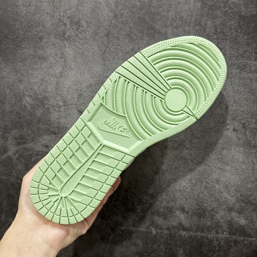  
【纯原】Air Jordan 1 Retro Low x LABUBU 米绿拉布布
官方同步新色 原