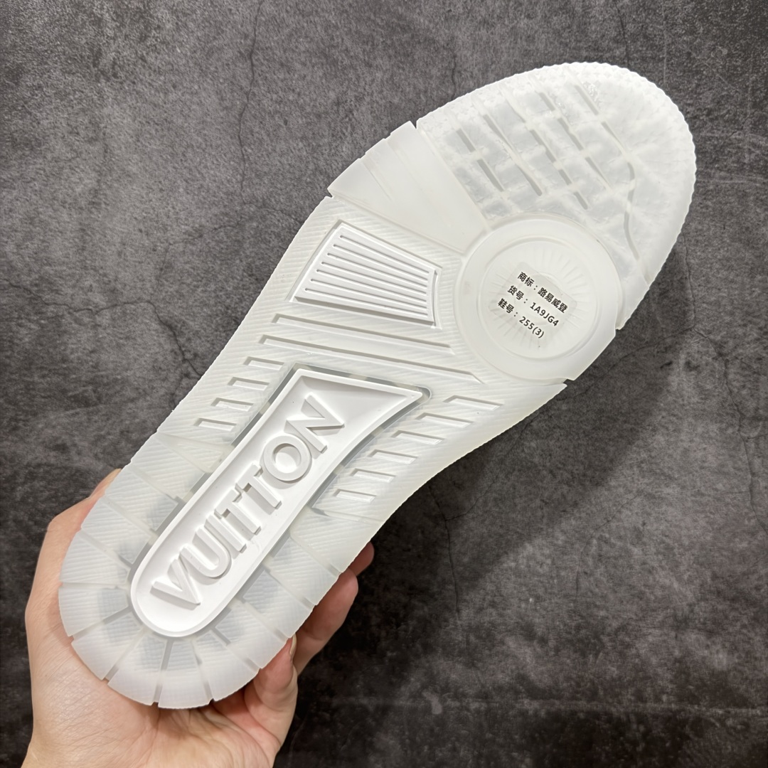  
【纯原】 
现货当天可取
LV Trainer系列高奢运动鞋 黑皮拼接老花
新款芯片顶级 潮人必备单