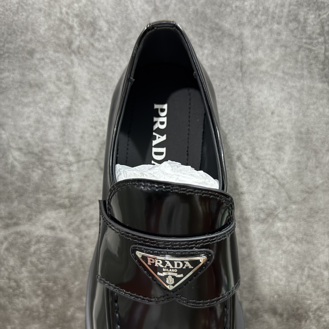 东莞纯原版 Prada 厚底 乐福鞋 全真牛皮 鞋型秀气大方三角标加持