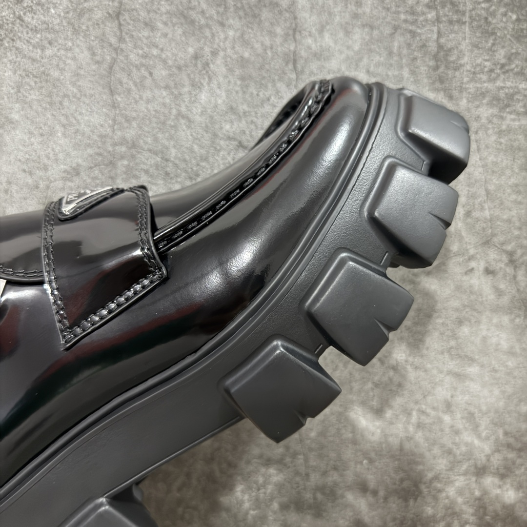 东莞纯原版 Prada 厚底 乐福鞋 全真牛皮 鞋型秀气大方三角标加持