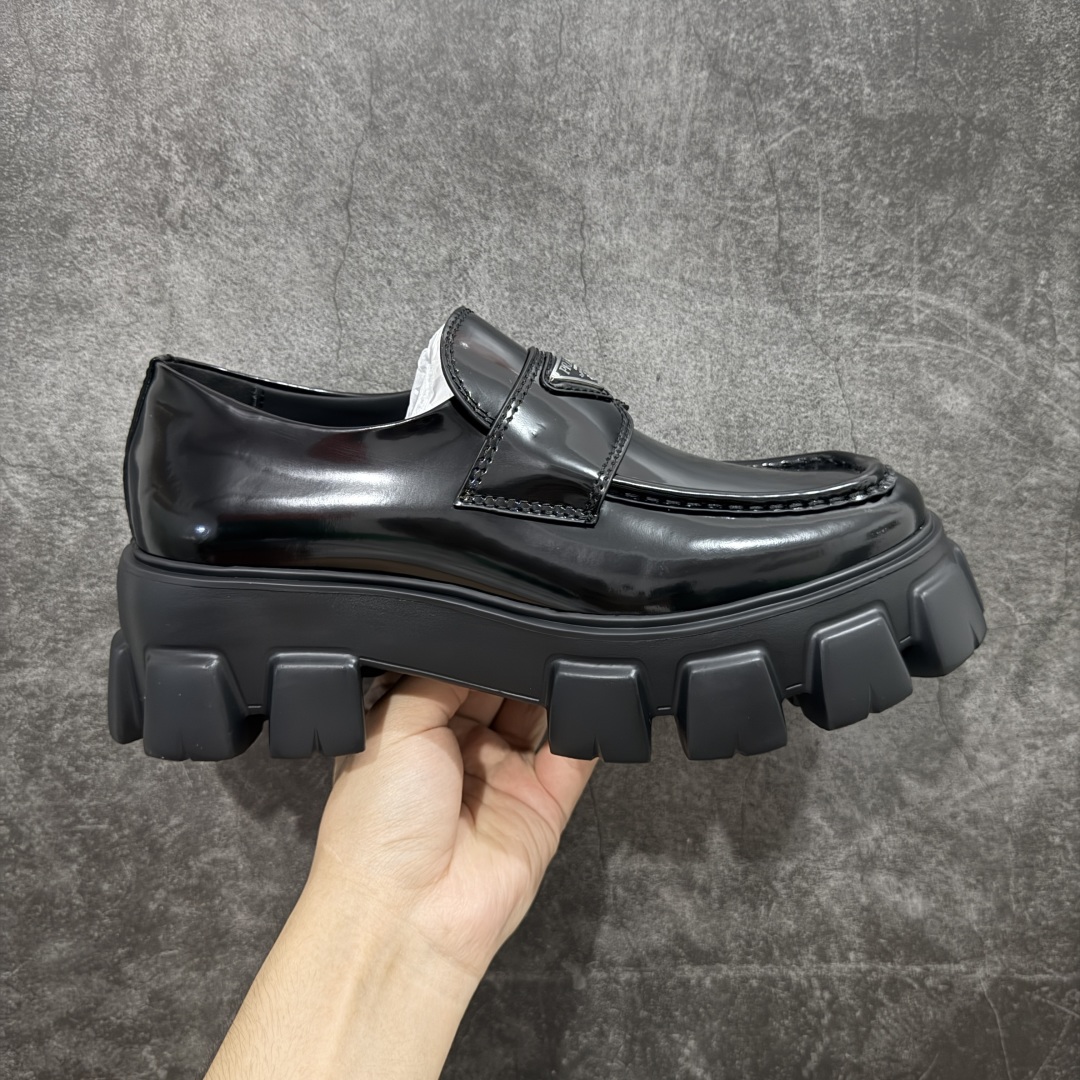 东莞纯原版 Prada 厚底 乐福鞋 全真牛皮 鞋型秀气大方三角标加持
