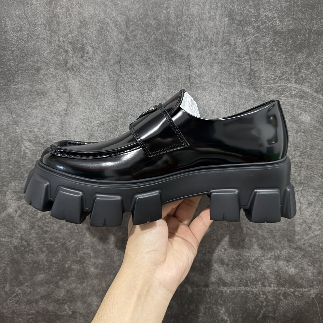 东莞纯原版 Prada 厚底 乐福鞋 全真牛皮 鞋型秀气大方三角标加持