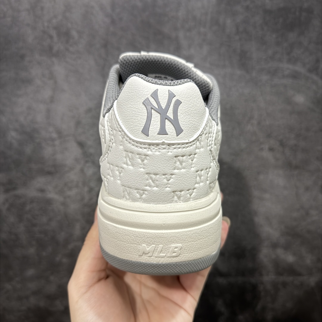图片[4]-【纯原订单】MLB Chunky Liner Basic NY复古印花学长鞋系列低帮轻量增高厚底百搭休闲运动慢跑鞋板鞋 Korea韩国联名NY美国榄球纽约洋基队限定 市场第一梯队品质 韩国代购版本 MLB专用菱形双针中底布 重点细节中底布带注胶孔 原厂NFC感应吊牌 支持鉴定 一个两位数 原盒原标 全套原楦原纸板原厂数据开发 中韩文保养标贴 绿色防霉片 平台代购专供 独家一比一RB+MD组合大底 高频后跟小人Logo精准对位立体饱满 正确网布加超迁鞋面 转印中底走线紧密 转印Logo工艺表层防刮不掉色 尺码：36 36.5 37.5 38 38.5 39 40 40.5 41 42 42.5 43 44 44.5 45-选品中心