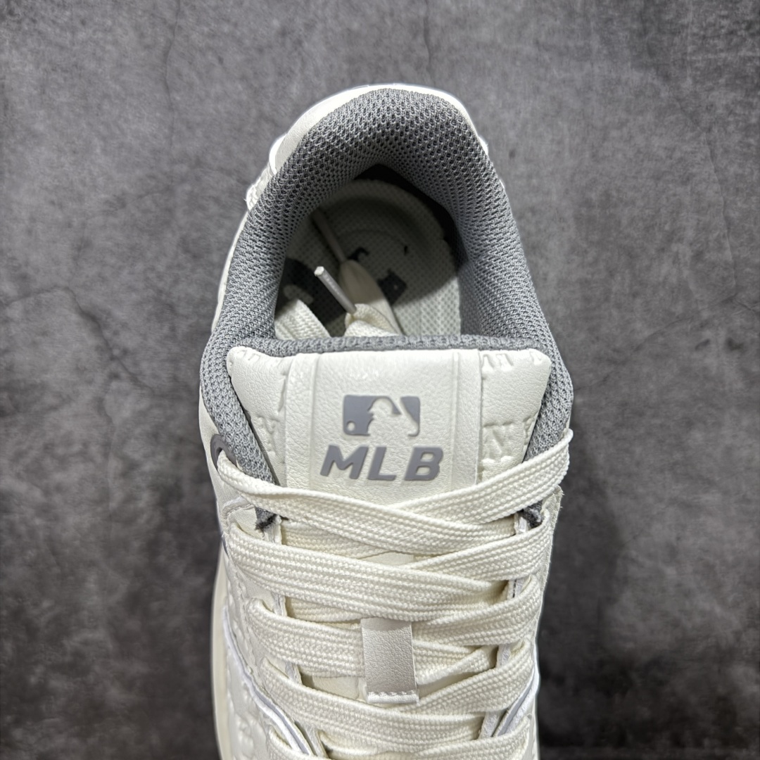 图片[8]-【纯原订单】MLB Chunky Liner Basic NY复古印花学长鞋系列低帮轻量增高厚底百搭休闲运动慢跑鞋板鞋 Korea韩国联名NY美国榄球纽约洋基队限定 市场第一梯队品质 韩国代购版本 MLB专用菱形双针中底布 重点细节中底布带注胶孔 原厂NFC感应吊牌 支持鉴定 一个两位数 原盒原标 全套原楦原纸板原厂数据开发 中韩文保养标贴 绿色防霉片 平台代购专供 独家一比一RB+MD组合大底 高频后跟小人Logo精准对位立体饱满 正确网布加超迁鞋面 转印中底走线紧密 转印Logo工艺表层防刮不掉色 尺码：36 36.5 37.5 38 38.5 39 40 40.5 41 42 42.5 43 44 44.5 45-选品中心