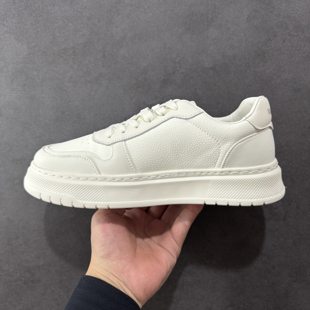 380 广东纯原版本 Valentino 华伦天奴 Rockstud untitled 厚底休闲铆钉小白鞋