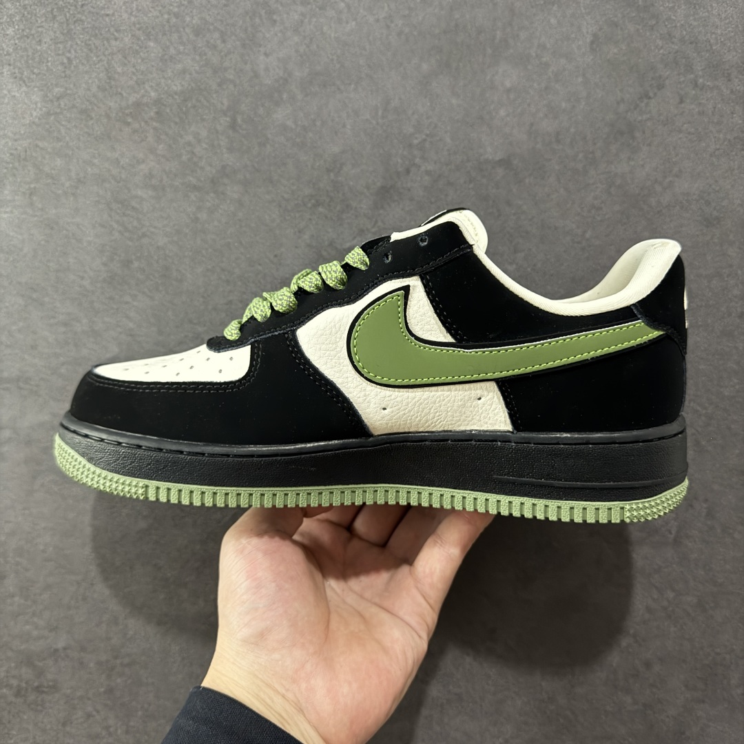 定制版 Nike Air Force 1 '07 Low “斯图西联名——米黑绿红标”空军一号 低帮 运动鞋 休闲鞋 KJ1688-014