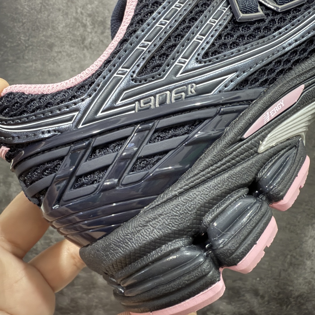 图片[3]-【M版纯原】新百伦New Balance NB1906 U1906RCU 黑粉 全套原楦原纸板原厂数据开发 进口三明治网面 原装进口皮料正确绒感卡色 正确中底拉帮中底网布细节 原厂标裁 带紫光防伪 定制后跟透明水晶模块 冲裁组合 大底贴合程度胶水上色把控完美 整洁度挑战全网艺术家 多道序QC把关品质完善 匠心打造 耗时两个月开发完成 工艺极其复杂难度可想而知 新开独立私模大底 全网唯一正确六层组合大底 高端零售专供产物 尺码：36 37 37.5 38 38.5 39 40-选品中心