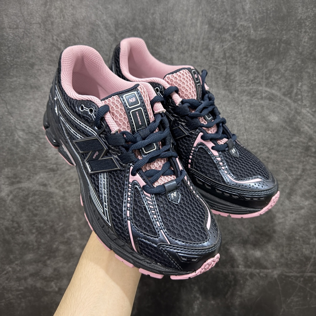【M版纯原】新百伦New Balance NB1906 U1906RCU 黑粉 全套原楦原纸板原厂数据开发 进口三明治网面 原装进口皮料正确绒感卡色 正确中底拉帮中底网布细节 原厂标裁 带紫光防伪 定制后跟透明水晶模块 冲裁组合 大底贴合程度胶水上色把控完美 整洁度挑战全网艺术家 多道序QC把关品质完善 匠心打造 耗时两个月开发完成 工艺极其复杂难度可想而知 新开独立私模大底 全网唯一正确六层组合大底 高端零售专供产物 尺码:36 37 37.5 38 38.5 39 40-选品中心