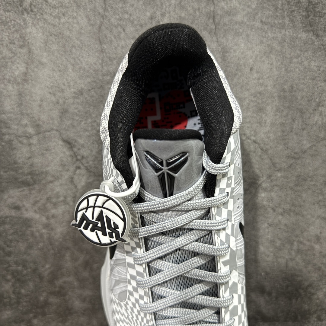  NK Kobe 5 Protro Zebra
科比5代 白灰斑马 灭世纯原出品🔥
#搭载最高工艺标准 