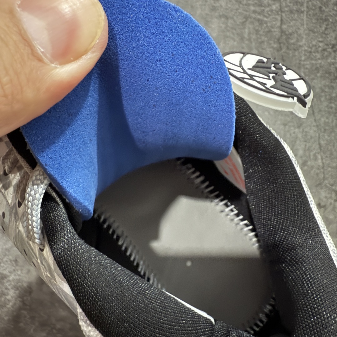 图片[8]-NK Kobe 5 Protro \”Zebra\” 科比5代 白灰斑马 灭世纯原出品🔥 #搭载最高工艺标准 版型 、外观、 细节、 用料、 不同于市场主流货品 。拒绝杀猪套牌纯原套路！欢迎对比品鉴 🌪外观升级点：鞋头冲孔 后跟海绵填充 飞线质感 碳板纹理 纸板对位 悉数升级对标ZP‼ 🌪用料升级点：前掌气垫➕后掌马蹄zoom（增配）澎湃脚感 完美解决正品后掌泡棉衰减问题‼ 🌪版型尺码升级：海外球员版 前掌包裹提升 尺码增加US13 47.5码 适配 职业球员 灭世纯原海外球员版『质 价 比』拉满，拳打杀猪🐷纯原，脚踢一眼假通货。 高端外贸渠道口碑爆炸🔝 货号：CD4991-003 尺码：39 40 40.5 41 42 42.5 43 44 44.5 45 46 47.5-选品中心