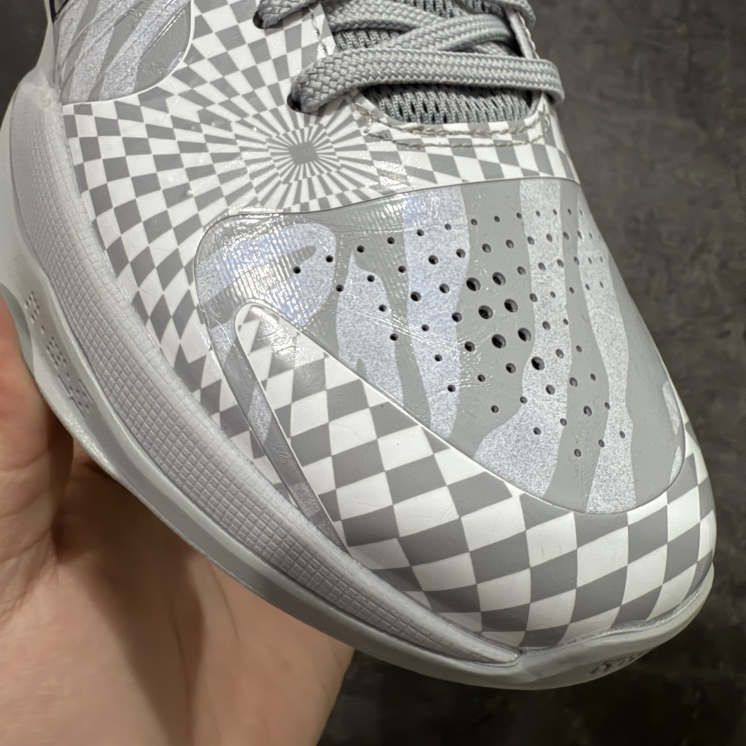 图片[4]-NK Kobe 5 Protro \”Zebra\” 科比5代 白灰斑马 灭世纯原出品🔥 #搭载最高工艺标准 版型 、外观、 细节、 用料、 不同于市场主流货品 。拒绝杀猪套牌纯原套路！欢迎对比品鉴 🌪外观升级点：鞋头冲孔 后跟海绵填充 飞线质感 碳板纹理 纸板对位 悉数升级对标ZP‼ 🌪用料升级点：前掌气垫➕后掌马蹄zoom（增配）澎湃脚感 完美解决正品后掌泡棉衰减问题‼ 🌪版型尺码升级：海外球员版 前掌包裹提升 尺码增加US13 47.5码 适配 职业球员 灭世纯原海外球员版『质 价 比』拉满，拳打杀猪🐷纯原，脚踢一眼假通货。 高端外贸渠道口碑爆炸🔝 货号：CD4991-003 尺码：39 40 40.5 41 42 42.5 43 44 44.5 45 46 47.5-选品中心