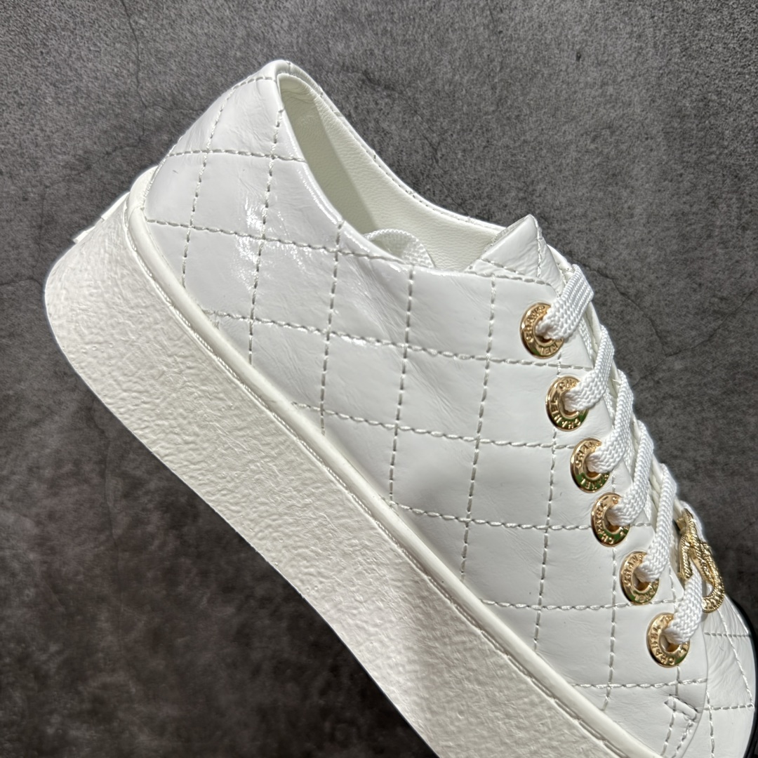 图片[7]-【莞产纯原】Chanel香奈儿﹣2025顶级休闲款运动鞋 这款经典设计；鞋面多种工艺的风格；大底却时尚运动；不平凡的拥入了多种配色元素…… 多元化混搭非常好看百搭，休闲，时尚，运动，户外都能兼顾…… 鞋面采用：原版进口混种羊皮 内里采用：原版进口透气羊皮 大底：原版TPU底 精品包装全套 尺码：女35-40-选品中心