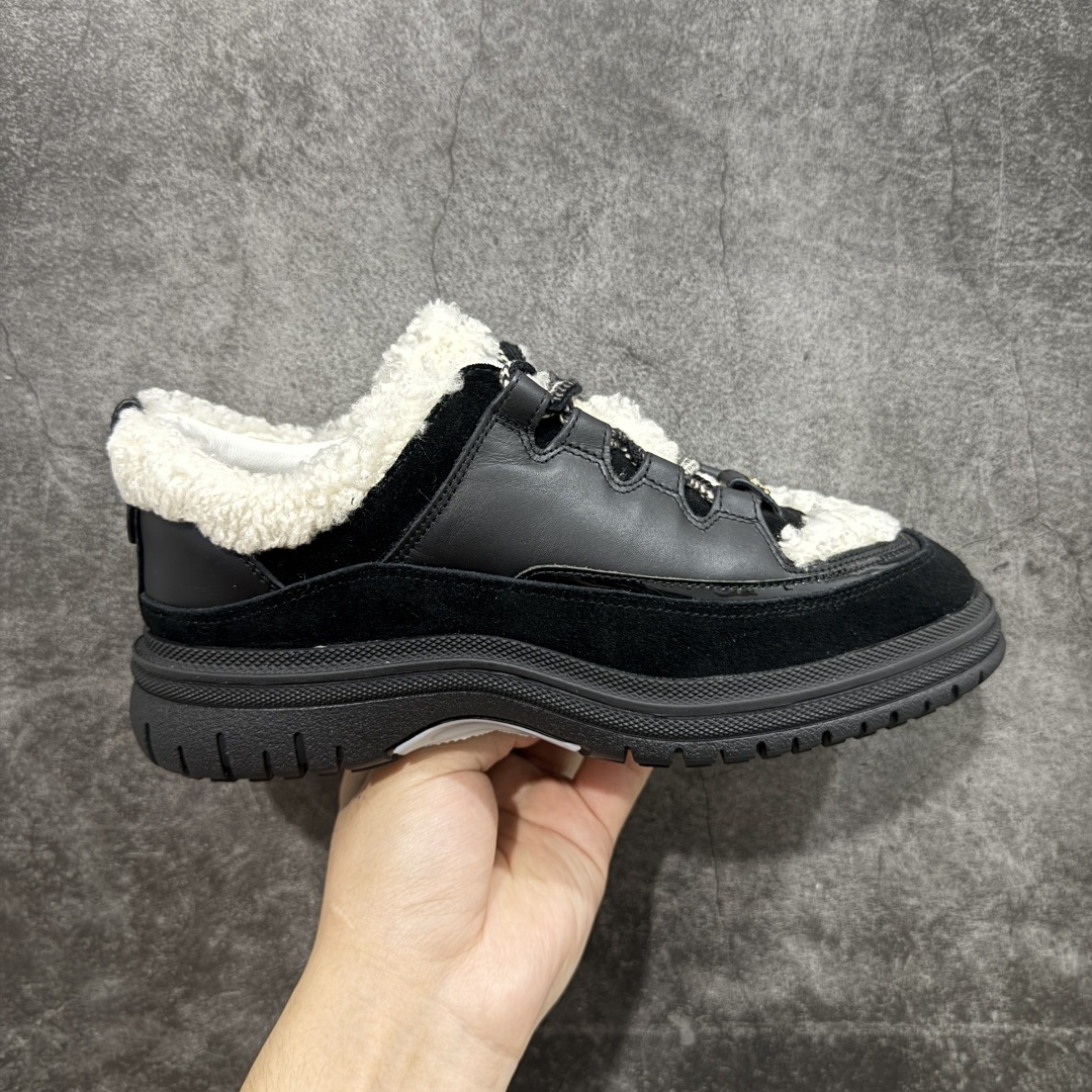 【莞产纯原】Chanel 25B新款熊猫鞋复古运动鞋 2025ss火爆熊猫鞋 配色厚底休闲运动鞋板鞋 同步 非常火爆 非常难买的一款鞋全网最火的厚底熊猫鞋 可想而知控不可错过的 颜值与舒适并存的 简约百搭小白鞋 厚底增高超级百搭 闭眼入 谁穿谁好看 鞋面:原版小牛皮 内里:进口羊皮里 大底:TPU原版大底 尺码:35-40-选品中心