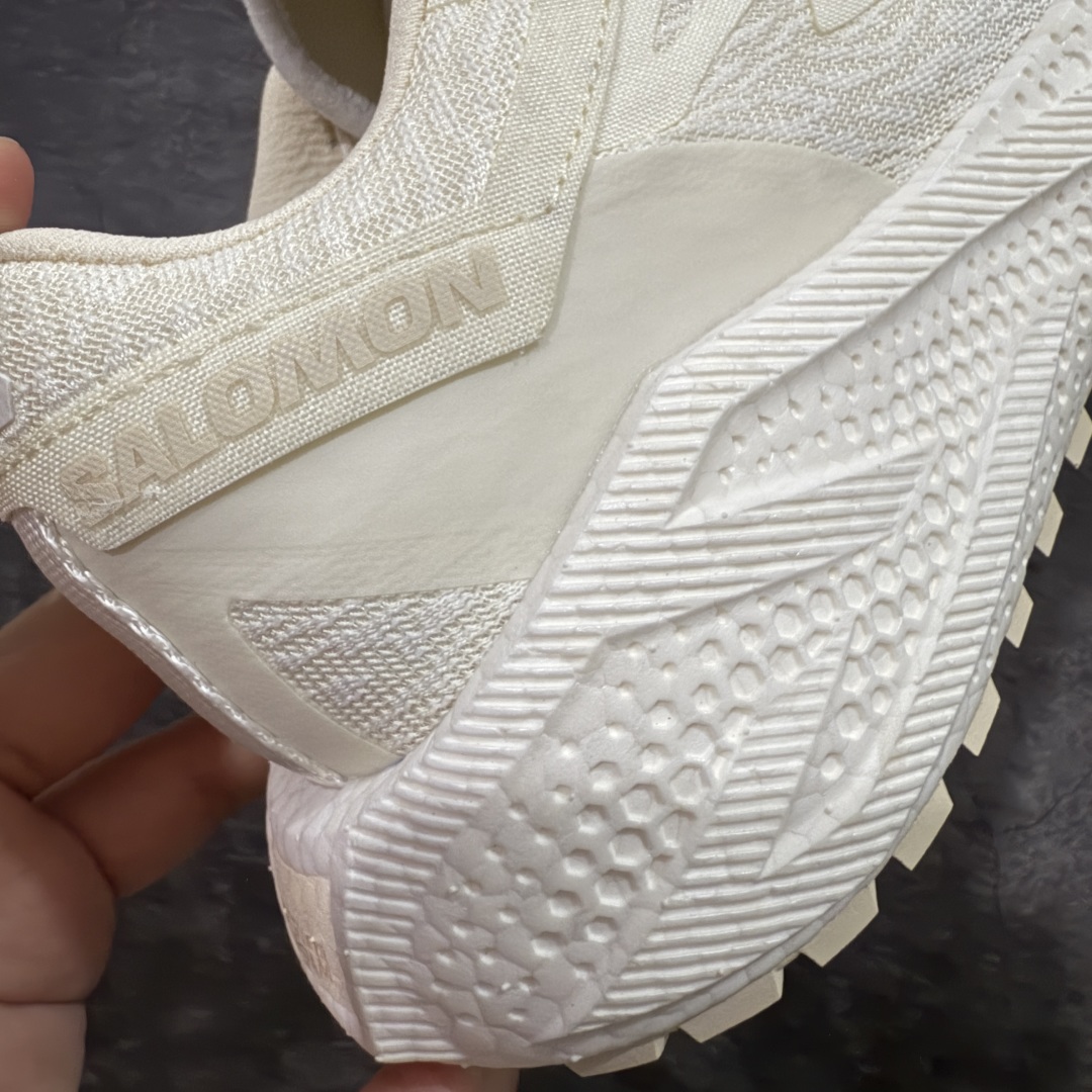 图片[3]-【莞顶礼盒版】Salomon 萨洛蒙Aero Glide GRVL 3代 超轻 户外 休闲 运动鞋 跑步鞋 輕巧鞋身 即使運動或日常 更容易配搭 采用 OrthoLite 鞋垫及鞋面採用透氣網眼材料 令雙腳保持乾爽及舒適感 避免悶熱感中底採用高回彈EVA 材料，能有效吸收地面衝擊減輕壓力 鞋底配備專業的 energyEvofoam橡膠外底獨特抓地設計提供穩定支撑 配送精美包装 面料：原版定制科技面料 内里：进口透气网里 鞋底： 原版开模橡胶发泡材质 底厚：4CM 尺码： 35-45-选品中心