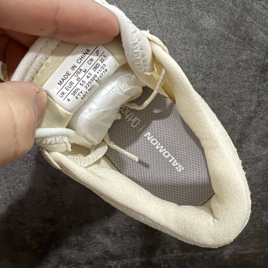 图片[7]-【莞顶礼盒版】Salomon 萨洛蒙Aero Glide GRVL 3代 超轻 户外 休闲 运动鞋 跑步鞋 輕巧鞋身 即使運動或日常 更容易配搭 采用 OrthoLite 鞋垫及鞋面採用透氣網眼材料 令雙腳保持乾爽及舒適感 避免悶熱感中底採用高回彈EVA 材料，能有效吸收地面衝擊減輕壓力 鞋底配備專業的 energyEvofoam橡膠外底獨特抓地設計提供穩定支撑 配送精美包装 面料：原版定制科技面料 内里：进口透气网里 鞋底： 原版开模橡胶发泡材质 底厚：4CM 尺码： 35-45-选品中心