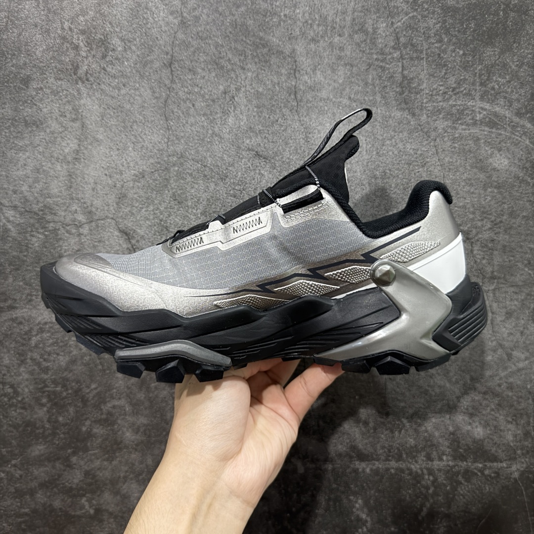 图片[2]-【TOP版本】KAILAS FUGA DU BOA 凯乐石 黑山大坡王越野机能跑鞋 这双黑山整体呈现了多样的黑灰银搭配 鞋面主体部分采用网状薄翼材质中底是大坡王最具特色的山形结构 鞋带采用 BOA 旋钮快速穿脱系统 Vibram Megagrip 延续大坡王超强抓地 多重元素组合而成的造型和颜色设计让整双鞋观感丰富而又统一 整双鞋的技术和材料应用使得科技感十足颜色和脚感适合各类场景和场所穿着！ 尺码：36 36.5 37 37.5 38 39 39.5 40 41 41.5 42 42.5 43 44 44.5 45-选品中心