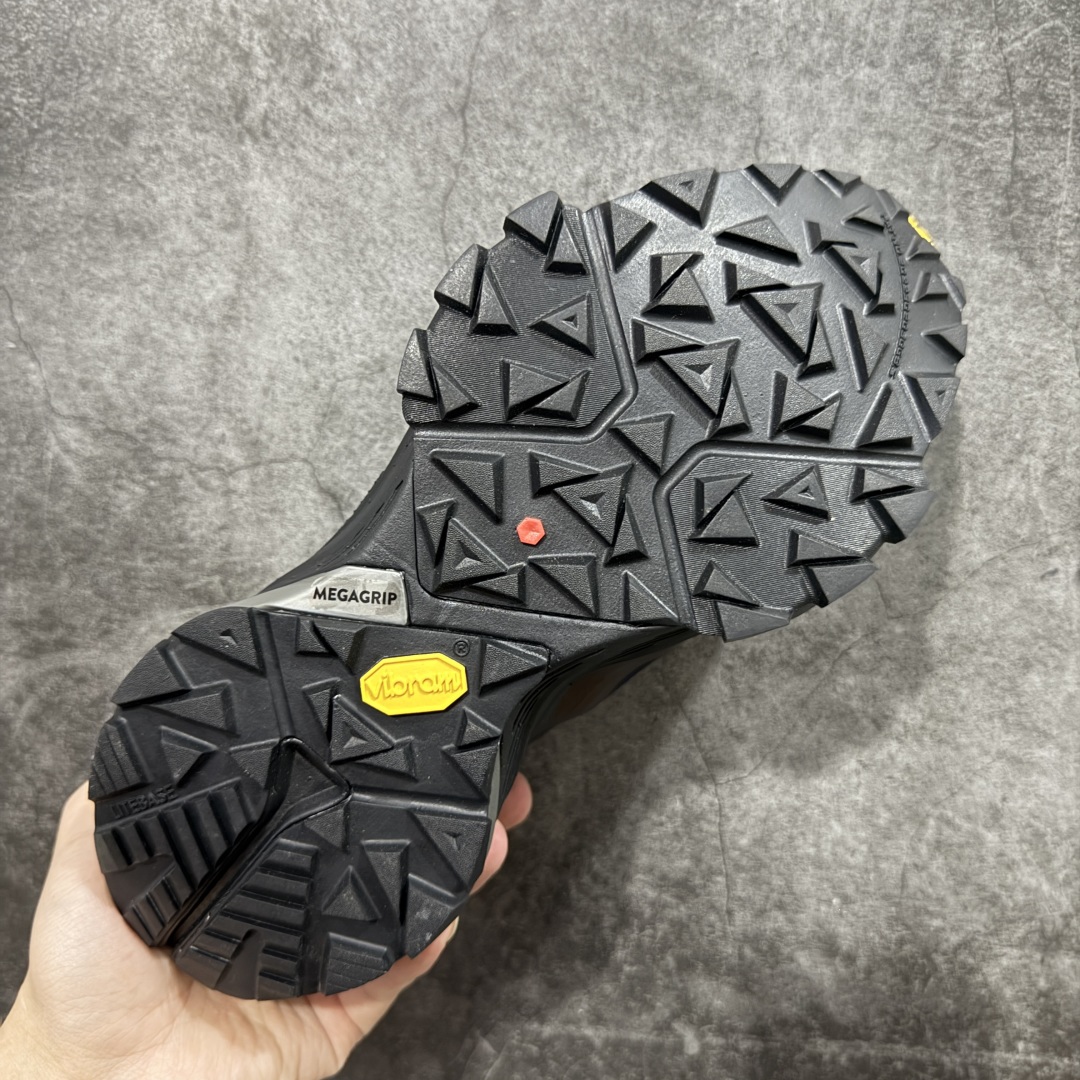 图片[9]-【TOP版本】KAILAS FUGA DU BOA 凯乐石 黑山大坡王越野机能跑鞋 这双黑山整体呈现了多样的黑灰银搭配 鞋面主体部分采用网状薄翼材质中底是大坡王最具特色的山形结构 鞋带采用 BOA 旋钮快速穿脱系统 Vibram Megagrip 延续大坡王超强抓地 多重元素组合而成的造型和颜色设计让整双鞋观感丰富而又统一 整双鞋的技术和材料应用使得科技感十足颜色和脚感适合各类场景和场所穿着！ 尺码：36 36.5 37 37.5 38 39 39.5 40 41 41.5 42 42.5 43 44 44.5 45-选品中心