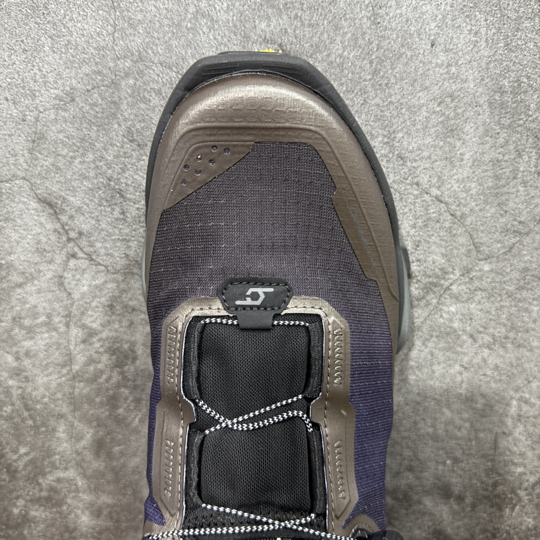 图片[5]-【TOP版本】KAILAS FUGA DU BOA 凯乐石 黑山大坡王越野机能跑鞋 这双黑山整体呈现了多样的黑灰银搭配 鞋面主体部分采用网状薄翼材质中底是大坡王最具特色的山形结构 鞋带采用 BOA 旋钮快速穿脱系统 Vibram Megagrip 延续大坡王超强抓地 多重元素组合而成的造型和颜色设计让整双鞋观感丰富而又统一 整双鞋的技术和材料应用使得科技感十足颜色和脚感适合各类场景和场所穿着！ 尺码：36 36.5 37 37.5 38 39 39.5 40 41 41.5 42 42.5 43 44 44.5 45-选品中心