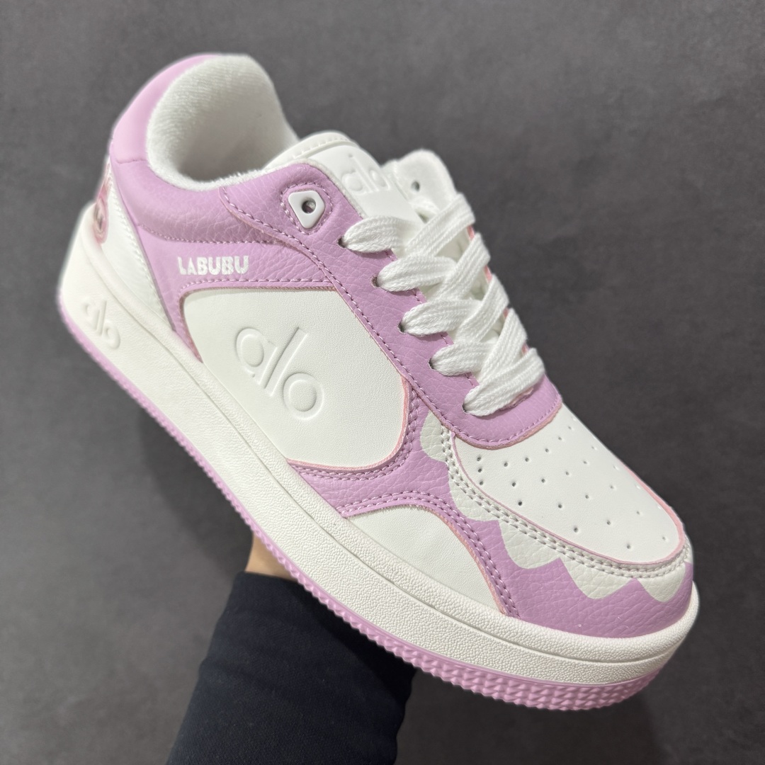 图片[3]-【定制版】Alo Yoga Recovery Mode 拉布布，人气单品 舒适简约防滑耐磨低帮休闲板鞋 Alo Yoga于2007年创立于洛杉矶，意在传播有意识的运动，同时激发人们的健康意识与创造力。品牌的核心理念在于制作能够带来完美体验的瑜伽服饰与功能性单品，让有意识的运动融入并改变生活。 尺码：36-40-选品中心