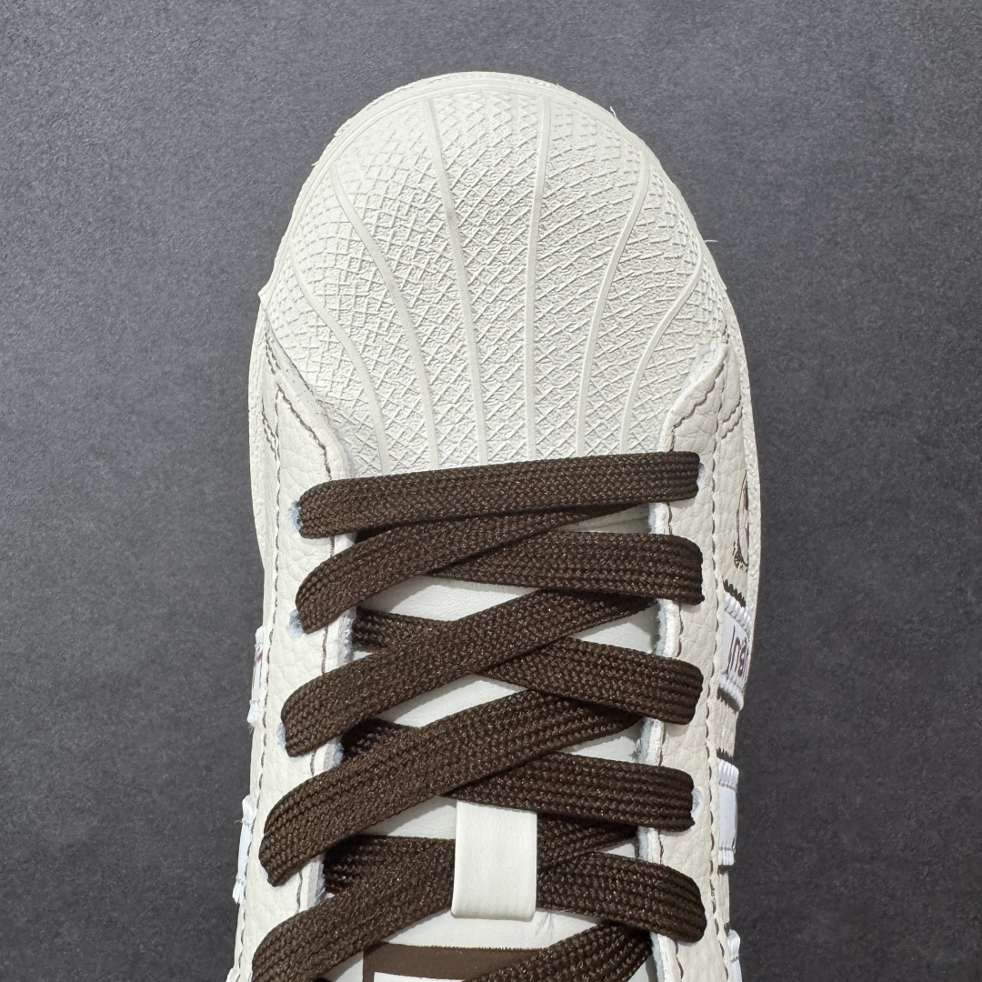  
【纯原】AD Originals Superstar x LABUBU 白棕
采用全新头层拼接皮革材