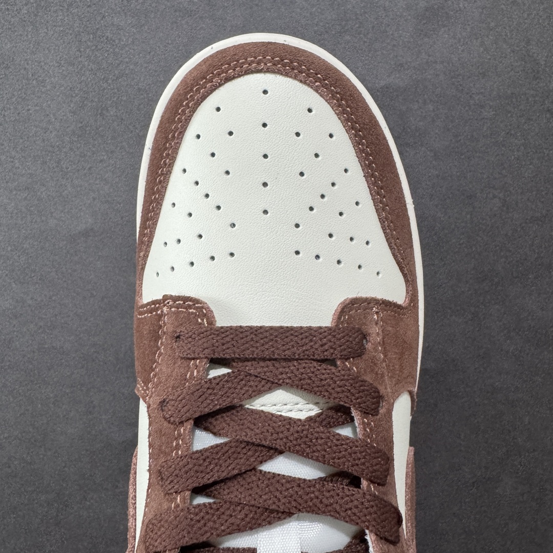  
Nike Dunk SB Low 耐克 SB 低帮 白褐色 休闲运动板鞋
整双鞋选用皮质鞋面和橡胶鞋
