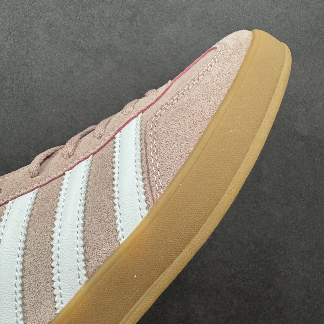图片[5]-【公司级】adidas originals Gazelle Indoor 粉色 此款鞋延续了橡胶外底和经典款式的传统。优质绒面革鞋面和标志性的3条纹采用明亮的对比色，为久经考验的外观带来俏皮、富有表现力的饰面。 货号：JS1397 尺码：35.5 36 36.5 37 38 38.5 39 40 40.5 41 42 42.5 43 44 44.5 45-选品中心