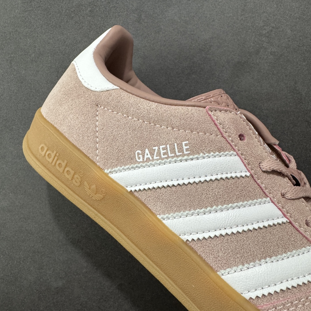 图片[6]-【公司级】adidas originals Gazelle Indoor 粉色 此款鞋延续了橡胶外底和经典款式的传统。优质绒面革鞋面和标志性的3条纹采用明亮的对比色，为久经考验的外观带来俏皮、富有表现力的饰面。 货号：JS1397 尺码：35.5 36 36.5 37 38 38.5 39 40 40.5 41 42 42.5 43 44 44.5 45-选品中心