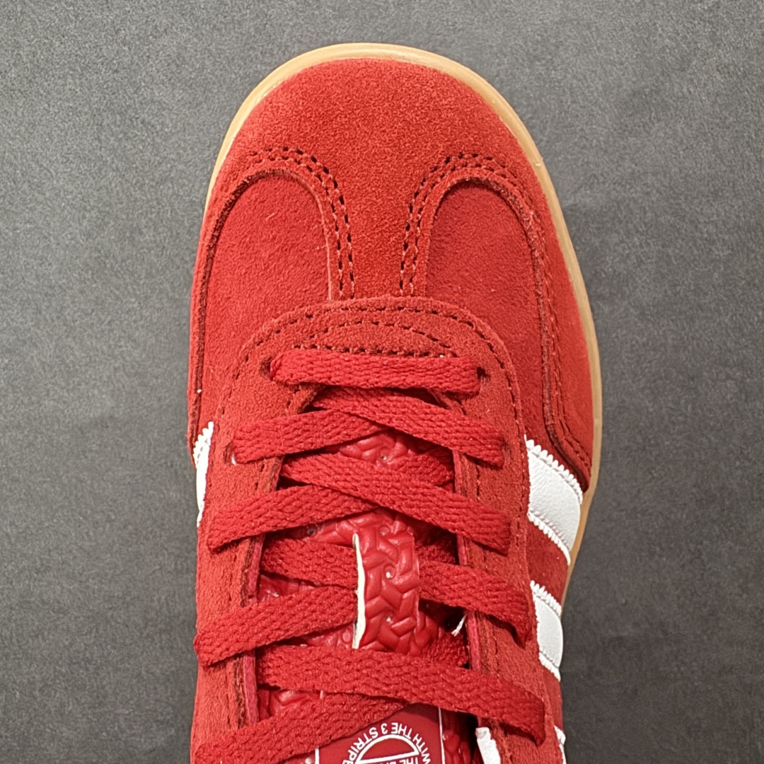 图片[8]-【公司级】adidas originals Gazelle Indoor 红色 此款鞋延续了橡胶外底和经典款式的传统。优质绒面革鞋面和标志性的3条纹采用明亮的对比色，为久经考验的外观带来俏皮、富有表现力的饰面。 货号：H06261 尺码：35.5 36 36.5 37 38 38.5 39 40 40.5 41 42 42.5 43 44 44.5 45-选品中心
