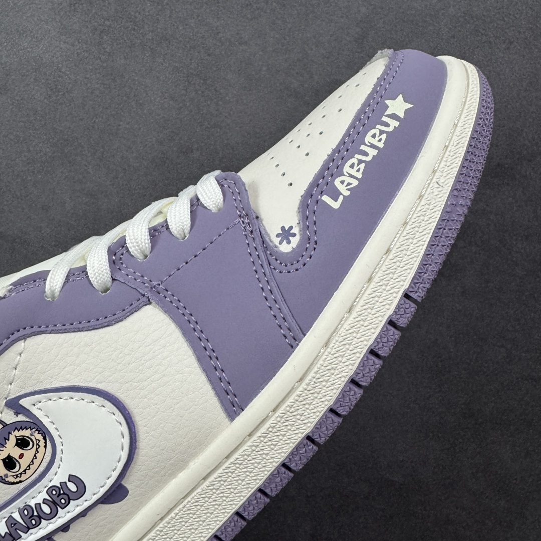  
【纯原】Labubu x Air Jordan 1 Low 米紫拉布布
原厂皮料 原档冲孔鞋头 正确