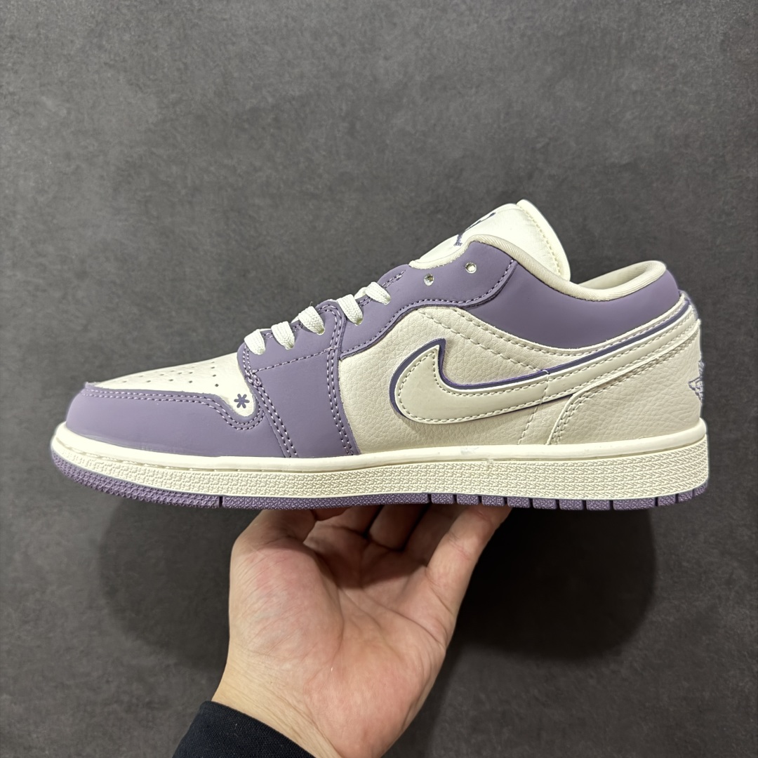  
【纯原】Labubu x Air Jordan 1 Low 米紫拉布布
原厂皮料 原档冲孔鞋头 正确