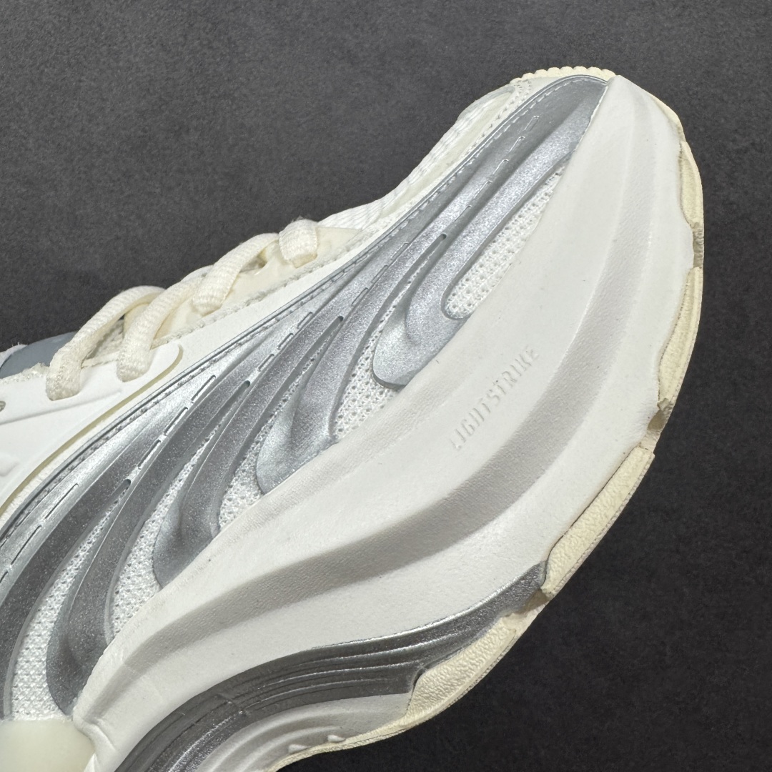 
【纯原】Adidas Vento XLG MTW
宽底舒适防滑缓震低帮跑步鞋
颠覆传统，创新科技和独