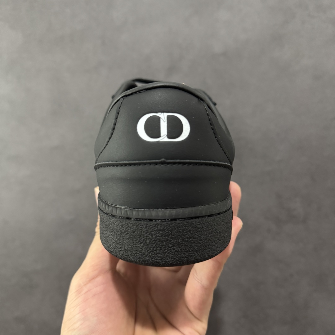 
【纯原】𝐃𝐢𝐨𝐫 𝟮𝟱𝐏𝐫𝐞-𝐅𝐚𝐥𝐥 𝐁𝐞𝐫𝐥𝐢𝐧 𝟬𝟭 迪奥B01情侣款休闲德训鞋小白鞋运动鞋
