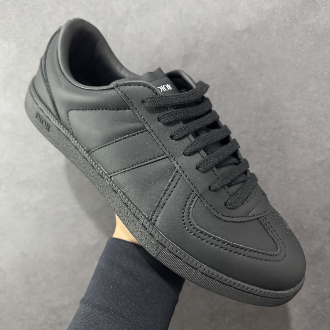  
【纯原】𝐃𝐢𝐨𝐫 𝟮𝟱𝐏𝐫𝐞-𝐅𝐚𝐥𝐥 𝐁𝐞𝐫𝐥𝐢𝐧 𝟬𝟭 迪奥B01情侣款休闲德训鞋小白鞋运动鞋
