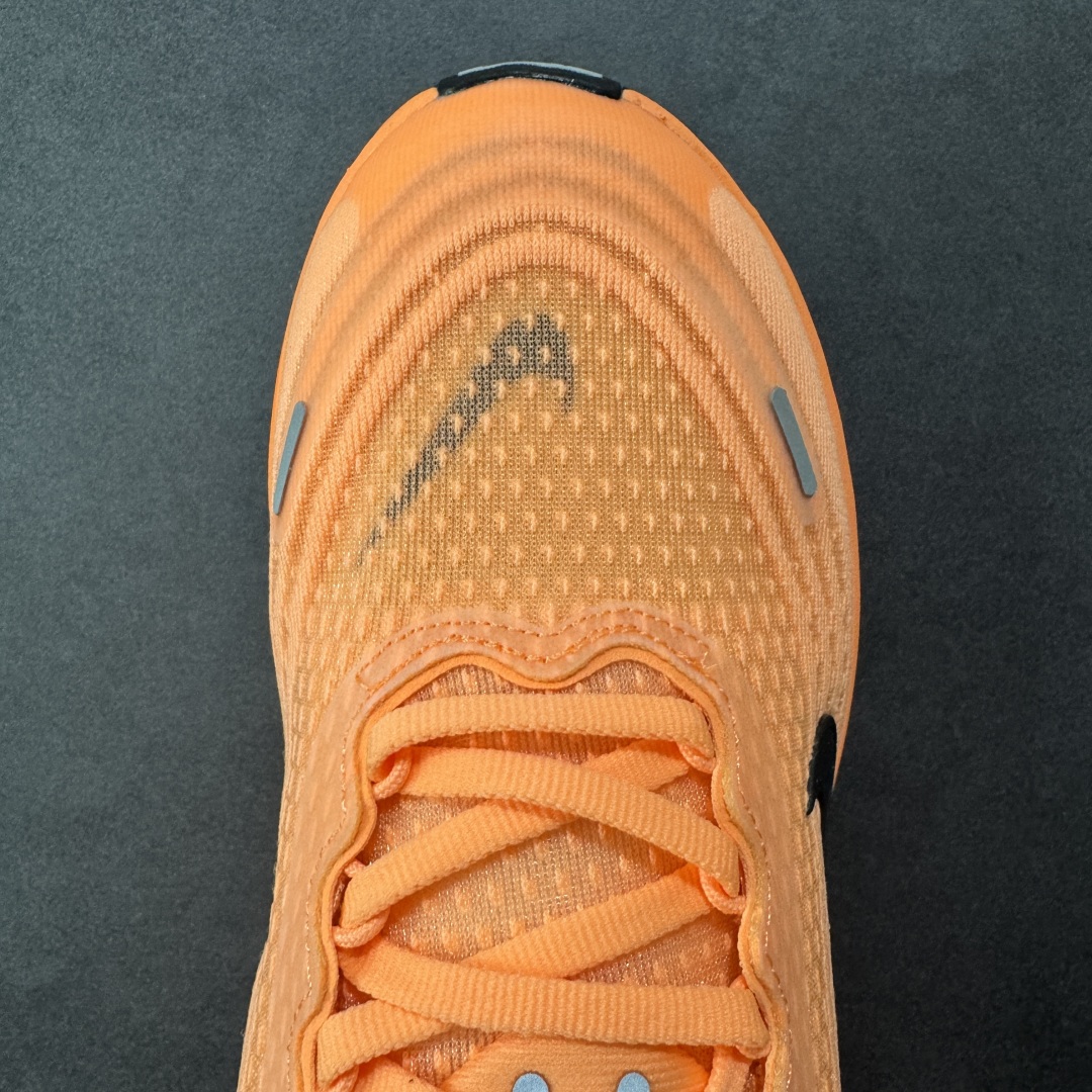  
【纯原】Nike VOMERO PLUS 耐克 舒适减震防滑 低帮跑步鞋
全掌ReactX泡绵中底 