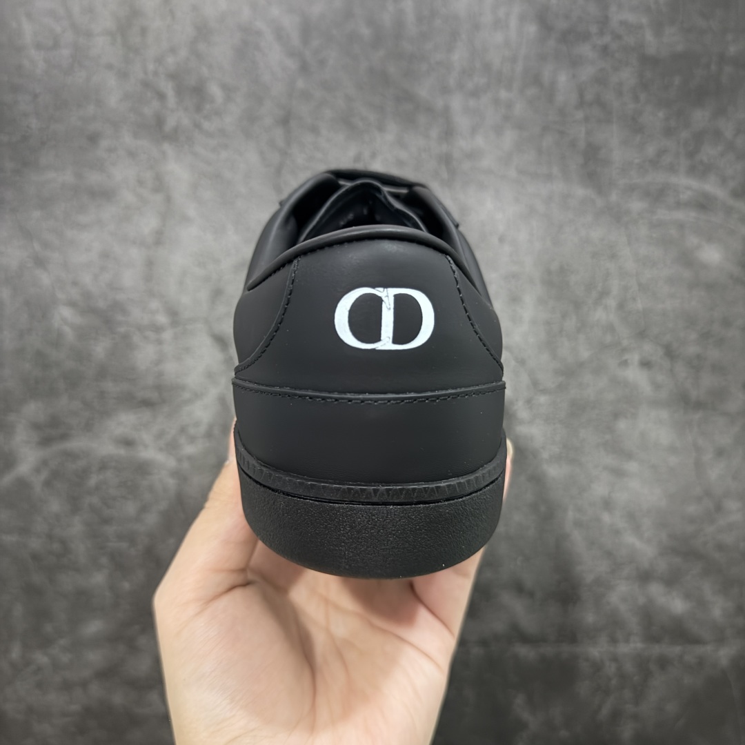 图片[4]-【莞定礼盒版】迪奥德训鞋DIOR迪奥 B01 Matchpoint 圆头系带低帮 原版开发 原材料打造 顶级礼盒包装 目前市场最高版本 标志着Dior经典款式的回归,以时尚优雅的廓形重新诠释。采用光滑皮革精心制作,鞋舌和内部侧面饰以Dior标志,鞋后跟处饰以CDIcon标志。搭配同色调橡胶鞋底点缀以Dior标志,可与Dior Icons限定 的各式造型搭配,打造精致造型。 尺码：39-45-选品中心