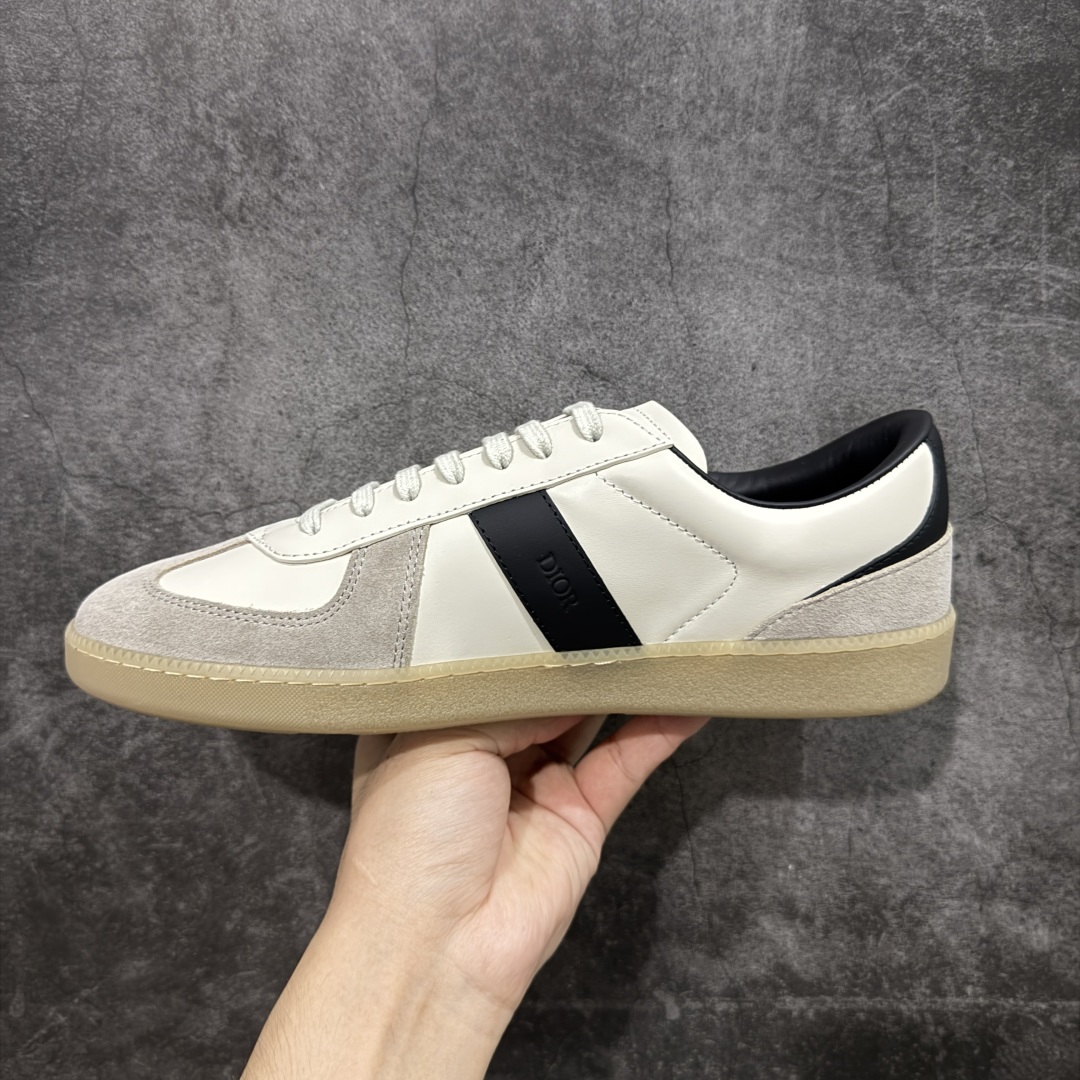 图片[2]-【莞定礼盒版】迪奥德训鞋DIOR迪奥 B01 Matchpoint 圆头系带低帮 原版开发 原材料打造 顶级礼盒包装 目前市场最高版本 标志着Dior经典款式的回归,以时尚优雅的廓形重新诠释。采用光滑皮革精心制作,鞋舌和内部侧面饰以Dior标志,鞋后跟处饰以CDIcon标志。搭配同色调橡胶鞋底点缀以Dior标志,可与Dior Icons限定 的各式造型搭配,打造精致造型。 尺码：39-45-选品中心