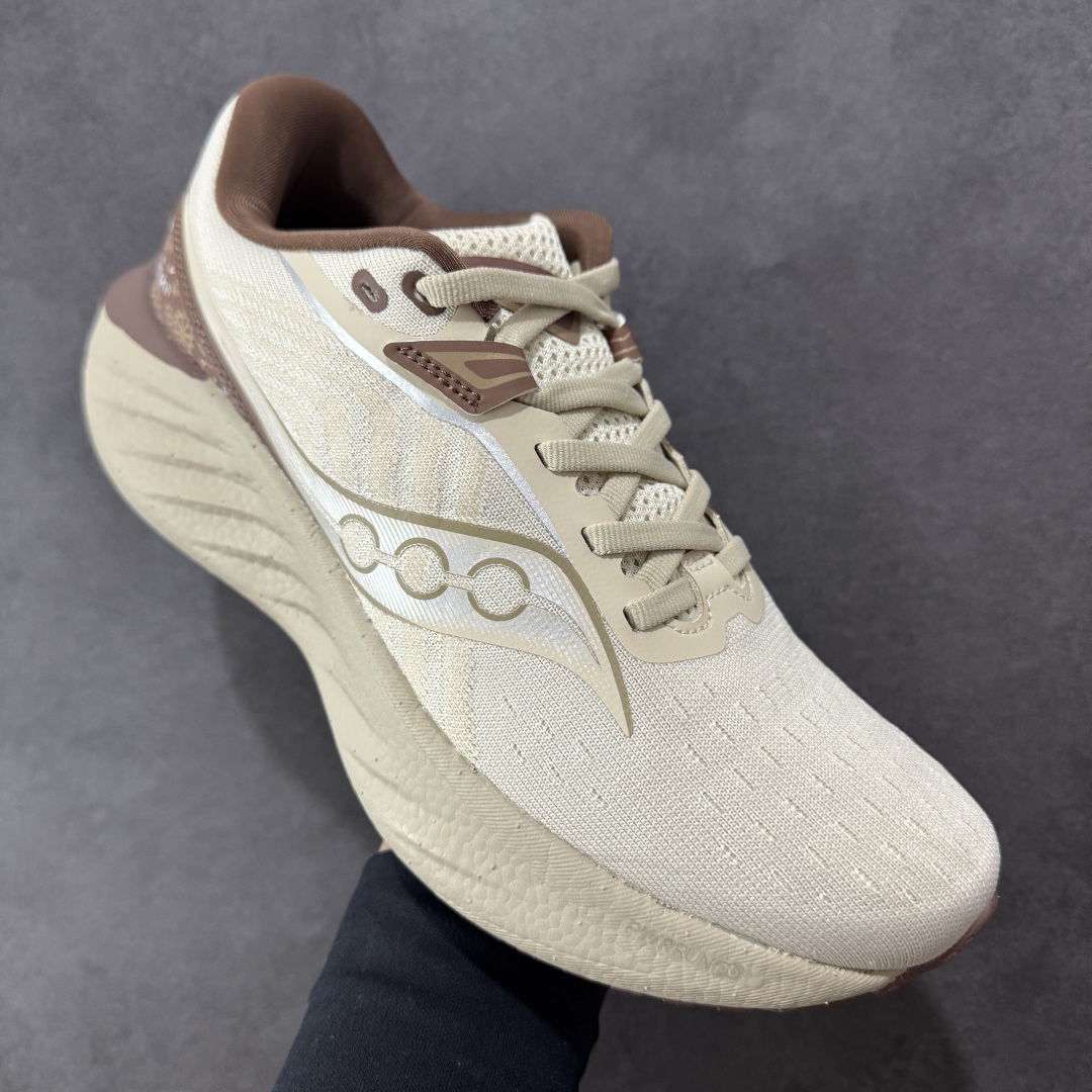 图片[3]-【PE版本】索康尼/Saucony Triumph 22 胜利22代系列低帮轻量舒适多功能厚底休闲运动慢跑鞋 #原数据开发纸版楦型 #采用工学透气针织布鞋面材质 #内嵌3D环绕包裹缓震鞋垫 #中底搭载 PWRRUN PB高弹缓震珠粒发泡材质,舒适踩S感!! #外置镂空XT-900防滑橡胶大底❗️ 尺码：39 40 40.5 41 42 42.5 43 44 44.5 45-选品中心