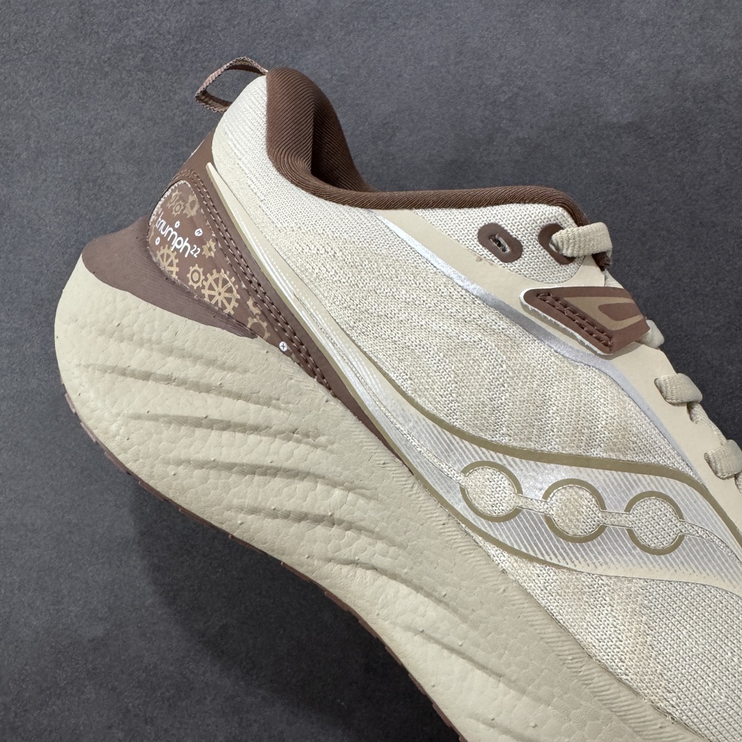 图片[6]-【PE版本】索康尼/Saucony Triumph 22 胜利22代系列低帮轻量舒适多功能厚底休闲运动慢跑鞋 #原数据开发纸版楦型 #采用工学透气针织布鞋面材质 #内嵌3D环绕包裹缓震鞋垫 #中底搭载 PWRRUN PB高弹缓震珠粒发泡材质,舒适踩S感!! #外置镂空XT-900防滑橡胶大底❗️ 尺码：39 40 40.5 41 42 42.5 43 44 44.5 45-选品中心