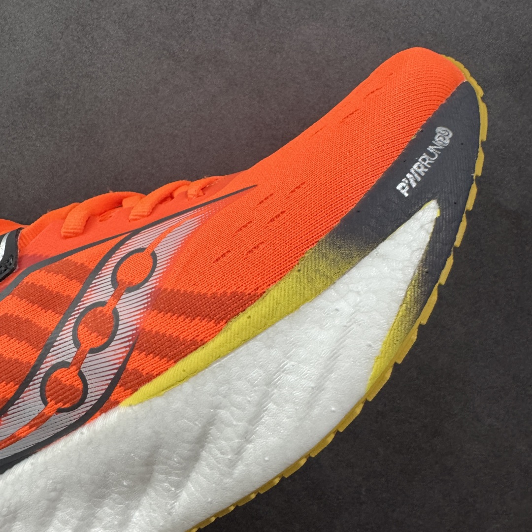 图片[5]-【PE版本】索康尼/Saucony Triumph 22 胜利22代系列低帮轻量舒适多功能厚底休闲运动慢跑鞋 #原数据开发纸版楦型 #采用工学透气针织布鞋面材质 #内嵌3D环绕包裹缓震鞋垫 #中底搭载 PWRRUN PB高弹缓震珠粒发泡材质,舒适踩S感!! #外置镂空XT-900防滑橡胶大底❗️ 尺码：39 40 40.5 41 42 42.5 43 44 44.5 45-选品中心