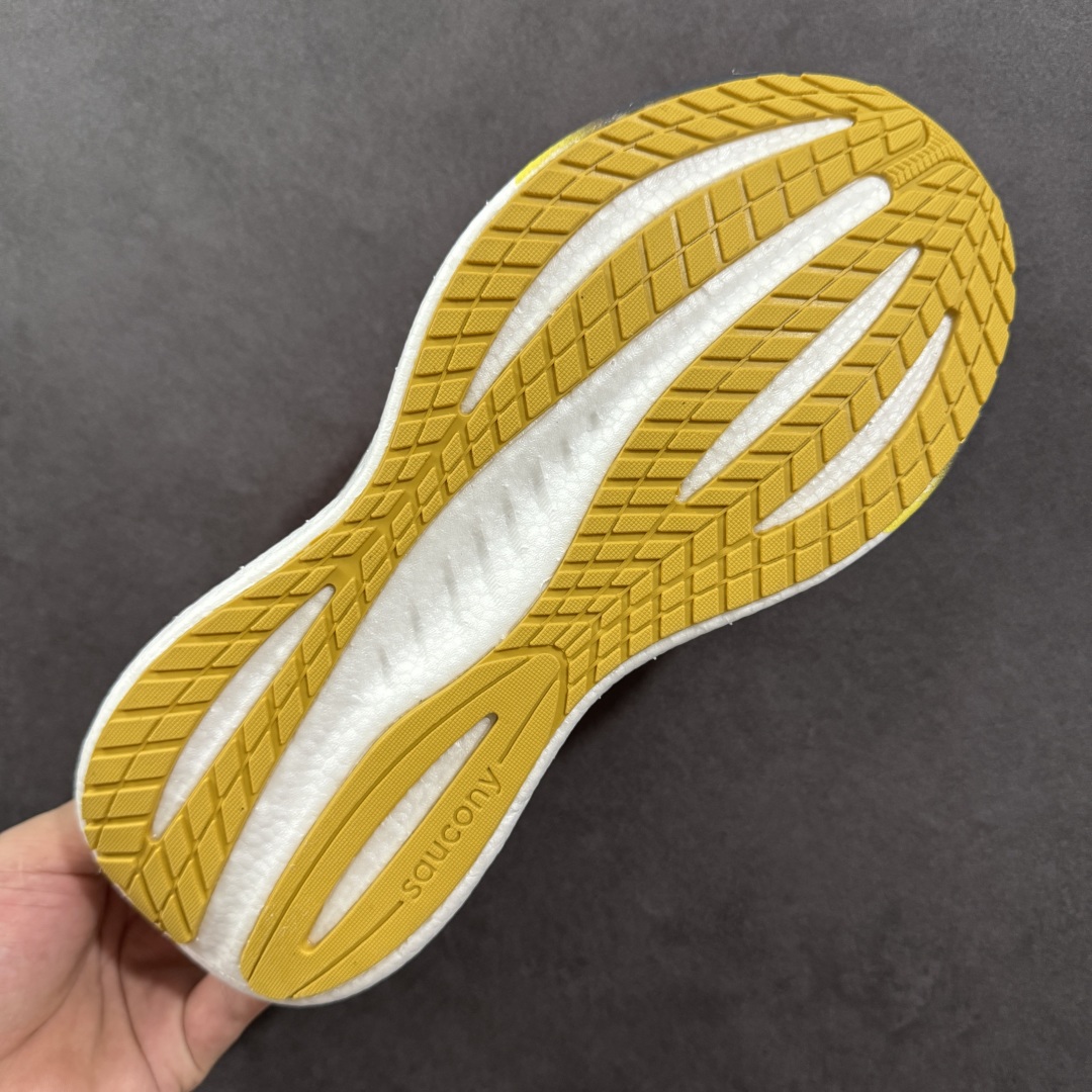 图片[9]-【PE版本】索康尼/Saucony Triumph 22 胜利22代系列低帮轻量舒适多功能厚底休闲运动慢跑鞋 #原数据开发纸版楦型 #采用工学透气针织布鞋面材质 #内嵌3D环绕包裹缓震鞋垫 #中底搭载 PWRRUN PB高弹缓震珠粒发泡材质,舒适踩S感!! #外置镂空XT-900防滑橡胶大底❗️ 尺码：39 40 40.5 41 42 42.5 43 44 44.5 45-选品中心