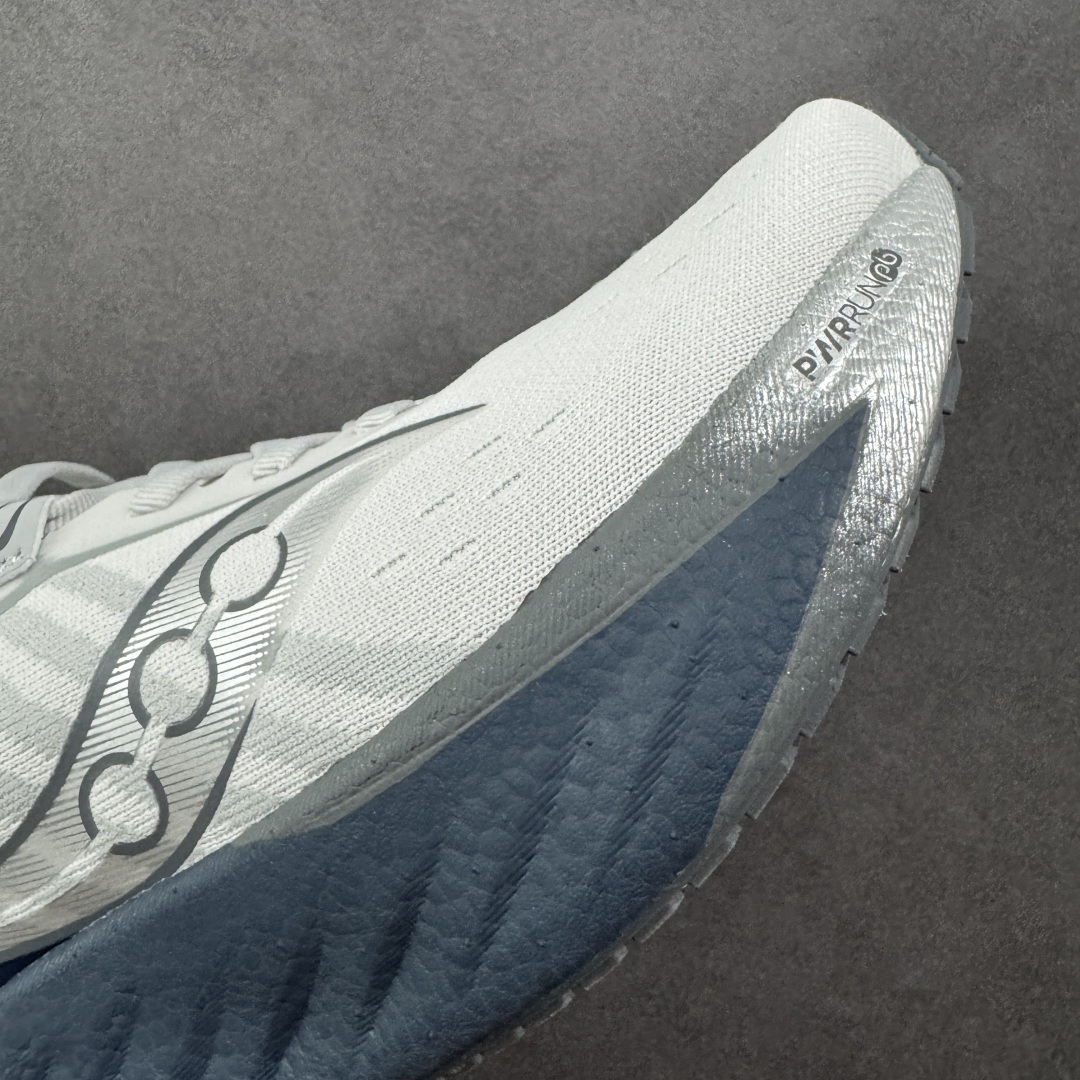 图片[5]-【PE版本】索康尼/Saucony Triumph 22 胜利22代系列低帮轻量舒适多功能厚底休闲运动慢跑鞋 #原数据开发纸版楦型 #采用工学透气针织布鞋面材质 #内嵌3D环绕包裹缓震鞋垫 #中底搭载 PWRRUN PB高弹缓震珠粒发泡材质,舒适踩S感!! #外置镂空XT-900防滑橡胶大底❗️ 尺码：39 40 40.5 41 42 42.5 43 44 44.5 45-选品中心