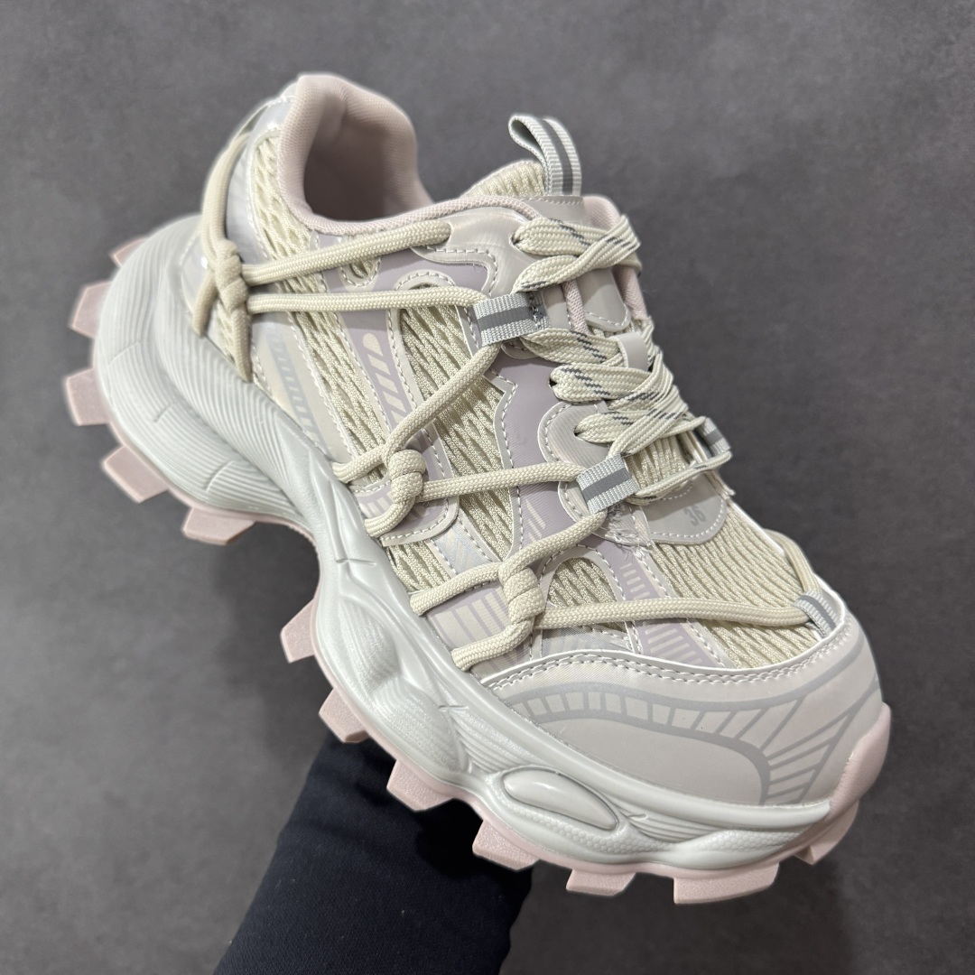 图片[3]-【广东版本】GG-CC Chunky Low休闲运动厚底增高老爹鞋 广东大厂出品 完美细节 25ss春季新款厚底增高 大长腿 时髦look轻松定格 不费力展现率性氛围 高档银盒 酷帅机能风不规则设计大底 双鞋带拼色造型设计 轻便舒适百搭 GGcc厚底增高简直就是小个子的快乐! 不管怎么搭都好看~ 尺码： 35 36 37 38 39 40-选品中心