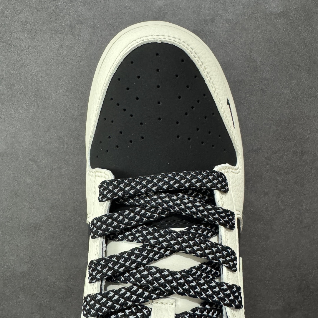  
【纯原】KITH x Nike Dunk Low 米黑灰三勾
此款主张打破传统的工业化流水线设计限制