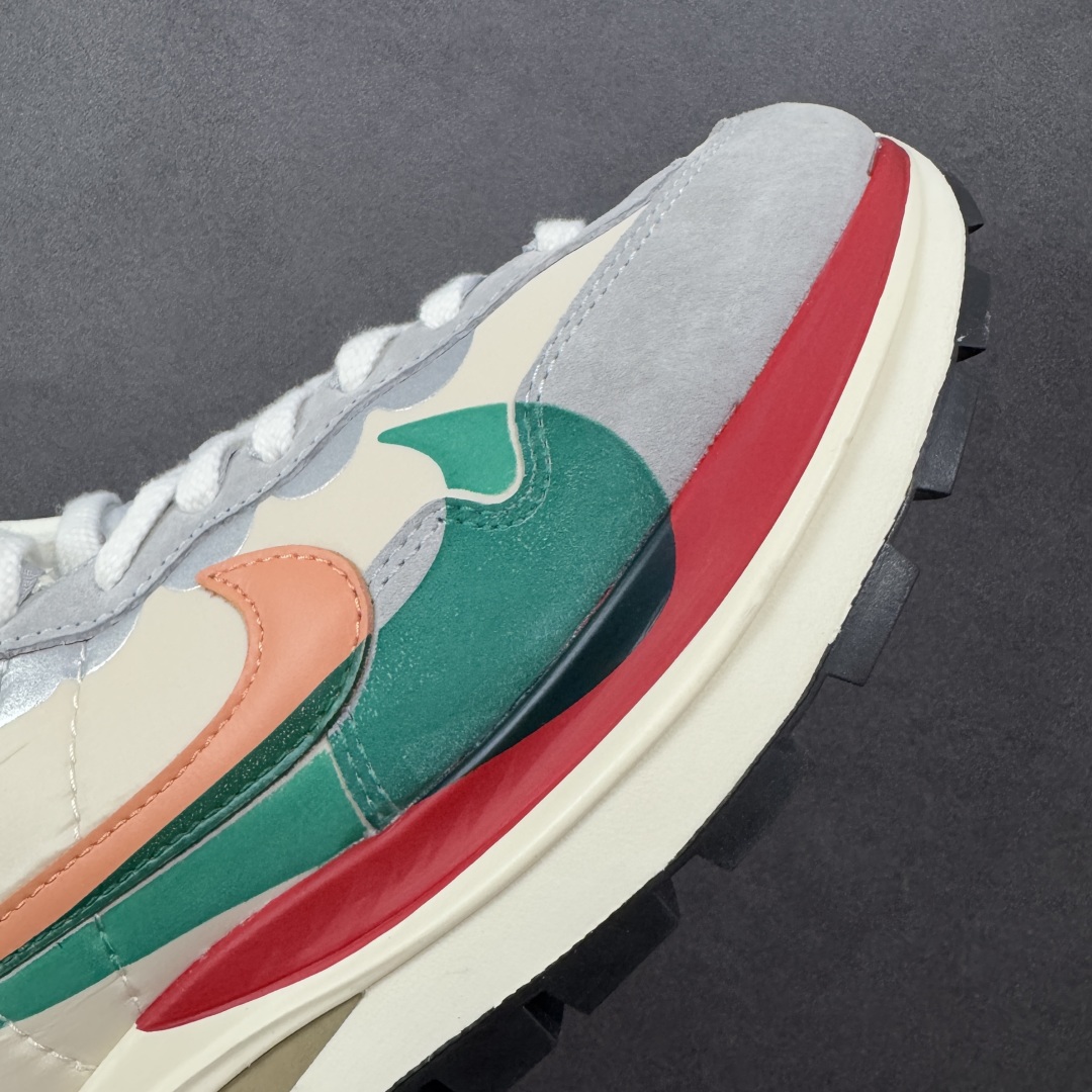 图片[5]-【纯原福利】Sacai x NK VaporWaffle 联名款华夫3.0潮流 休闲增高运动鞋 绝版好货特价 超低价清货 全套原楦原纸版原鞋开模 全网最具灵魂的版型 皮料卡色质感均保持原鞋一致 原装油墨Logo手工描漆 原装大底米色部分外尖内方 大底开口上翘弧度 后跟开口弧度高度原鞋一致 全鞋电脑针车 原厂鞋舌织唛标 原盒原配 中文合格证质保卡 客订外包保护盒‼️ 尺码：36 36.5 37.5 38 38.5 39 40 40.5 41 42 42.5 43 44 44.5 45 46-选品中心