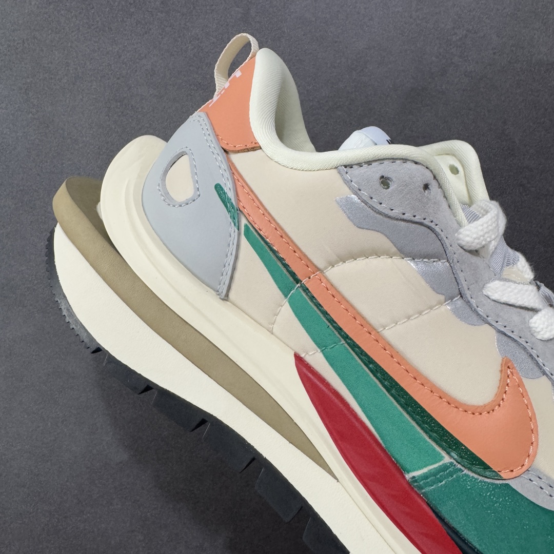 图片[6]-【纯原福利】Sacai x NK VaporWaffle 联名款华夫3.0潮流 休闲增高运动鞋 绝版好货特价 超低价清货 全套原楦原纸版原鞋开模 全网最具灵魂的版型 皮料卡色质感均保持原鞋一致 原装油墨Logo手工描漆 原装大底米色部分外尖内方 大底开口上翘弧度 后跟开口弧度高度原鞋一致 全鞋电脑针车 原厂鞋舌织唛标 原盒原配 中文合格证质保卡 客订外包保护盒‼️ 尺码：36 36.5 37.5 38 38.5 39 40 40.5 41 42 42.5 43 44 44.5 45 46-选品中心