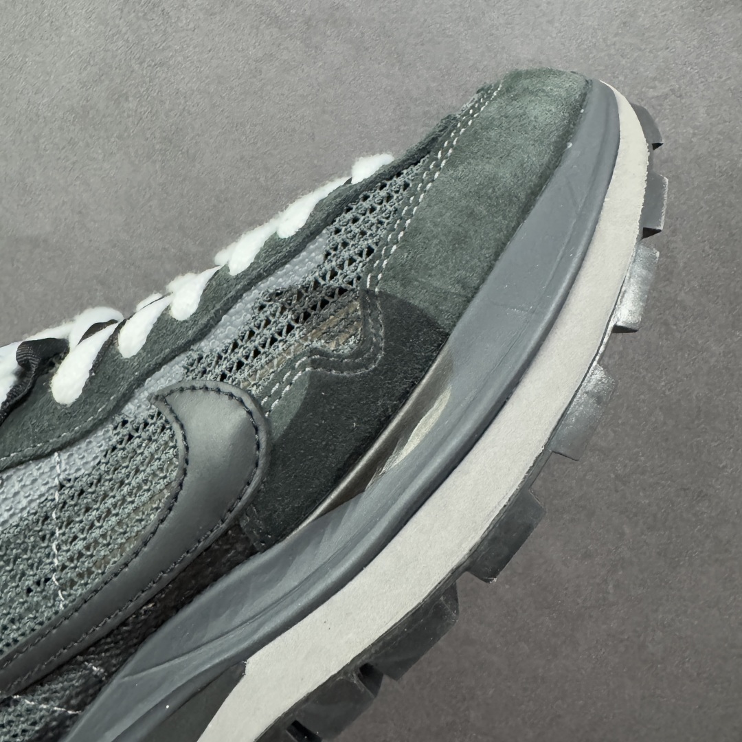 图片[5]-【纯原福利】Sacai x NK VaporWaffle 联名款华夫3.0潮流 休闲增高运动鞋 绝版好货特价 超低价清货 全套原楦原纸版原鞋开模 全网最具灵魂的版型 皮料卡色质感均保持原鞋一致 原装油墨Logo手工描漆 原装大底米色部分外尖内方 大底开口上翘弧度 后跟开口弧度高度原鞋一致 全鞋电脑针车 原厂鞋舌织唛标 原盒原配 中文合格证质保卡 客订外包保护盒‼️ 尺码：36 36.5 37.5 38 38.5 39 40 40.5 41 42 42.5 43 44 44.5 45 46-选品中心