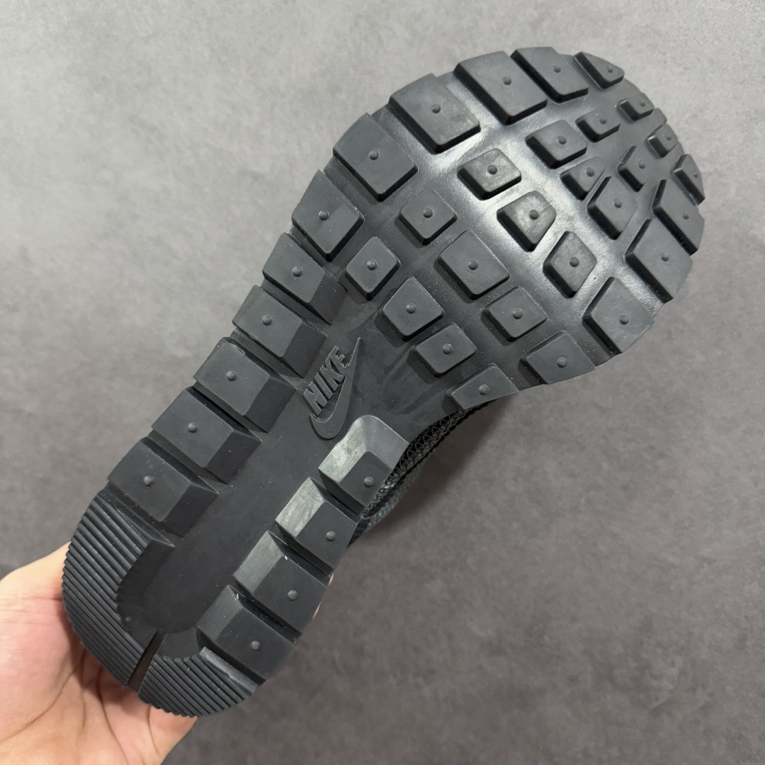 图片[9]-【纯原福利】Sacai x NK VaporWaffle 联名款华夫3.0潮流 休闲增高运动鞋 绝版好货特价 超低价清货 全套原楦原纸版原鞋开模 全网最具灵魂的版型 皮料卡色质感均保持原鞋一致 原装油墨Logo手工描漆 原装大底米色部分外尖内方 大底开口上翘弧度 后跟开口弧度高度原鞋一致 全鞋电脑针车 原厂鞋舌织唛标 原盒原配 中文合格证质保卡 客订外包保护盒‼️ 尺码：36 36.5 37.5 38 38.5 39 40 40.5 41 42 42.5 43 44 44.5 45 46-选品中心